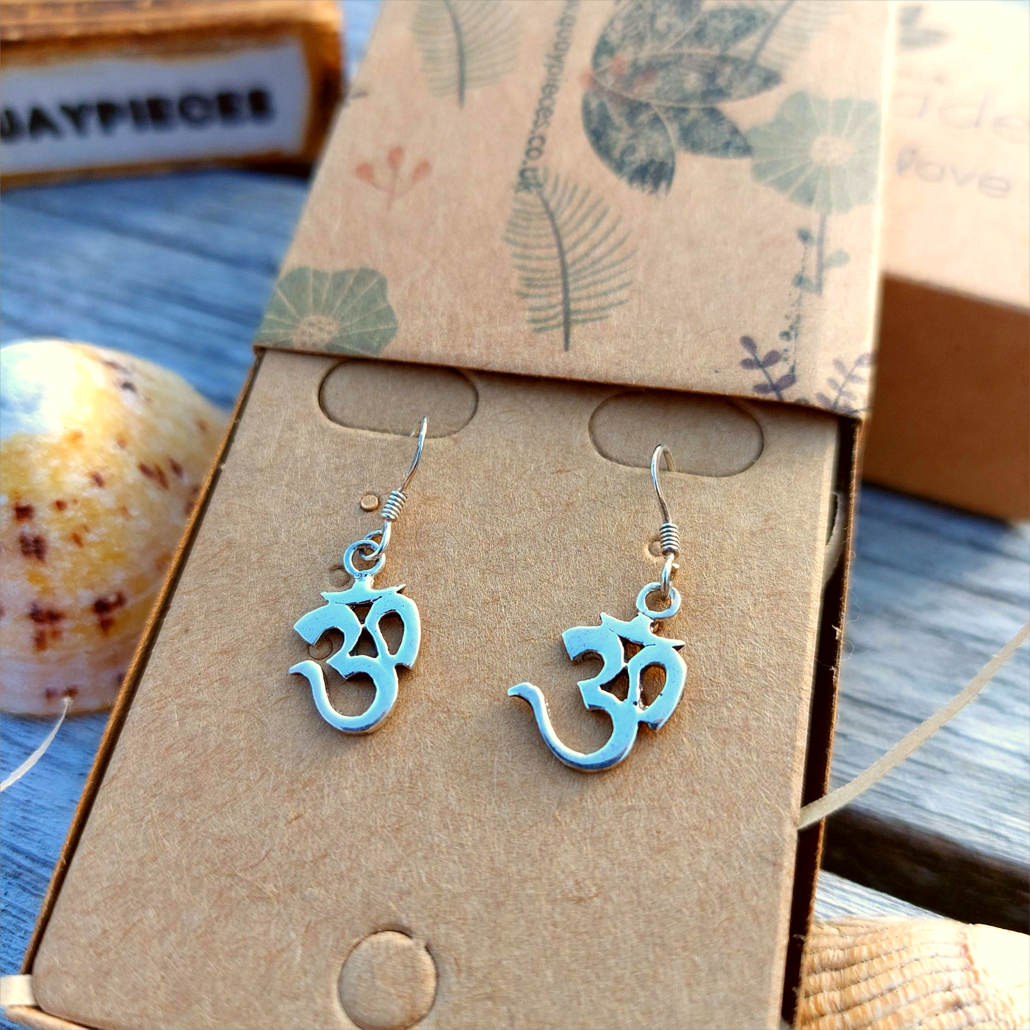 925 Hall Marked Sterling Silver  Lovely 'Om' hook earrings  Perfect little gift for any yogi's out there, Namaste 🙏🏻  H 15mm (from bottom of hook) x W 10 mm