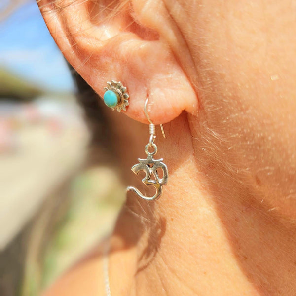 925 Hall Marked Sterling Silver  Lovely 'Om' hook earrings  Perfect little gift for any yogi's out there, Namaste 🙏🏻  H 15mm (from bottom of hook) x W 10 mm